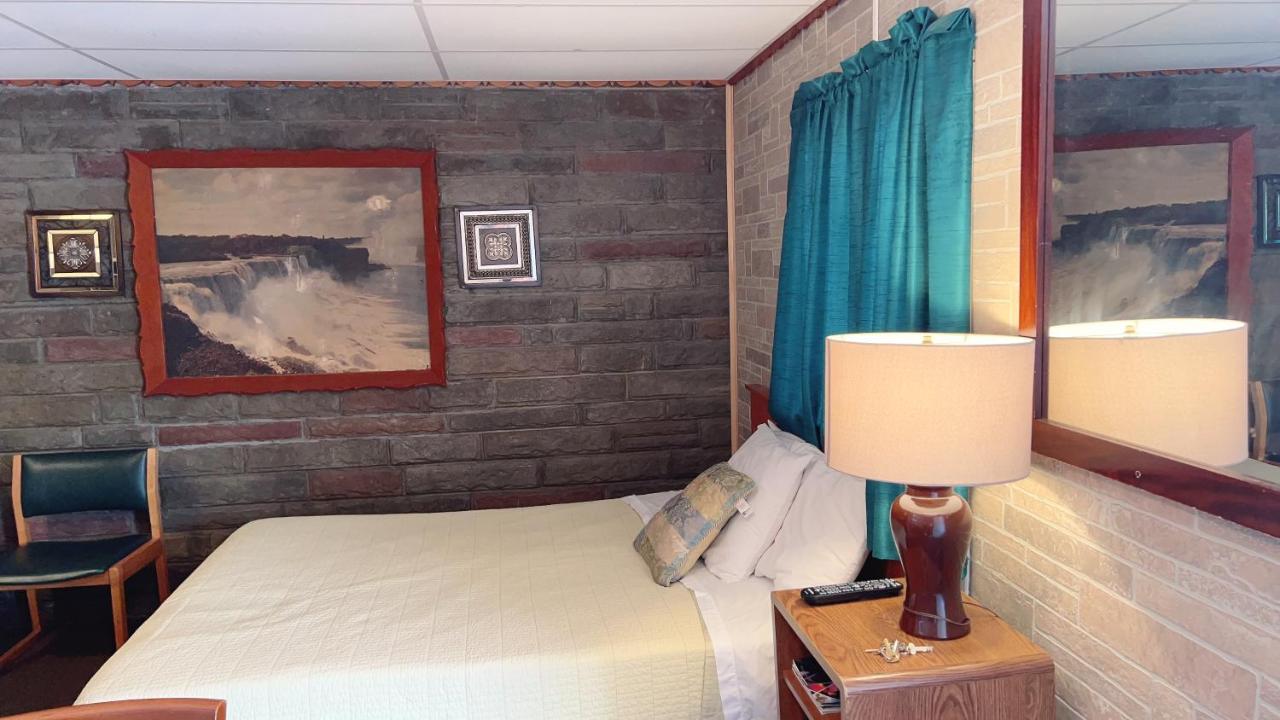 Falls Motel ナイアガラフォールズ エクステリア 写真