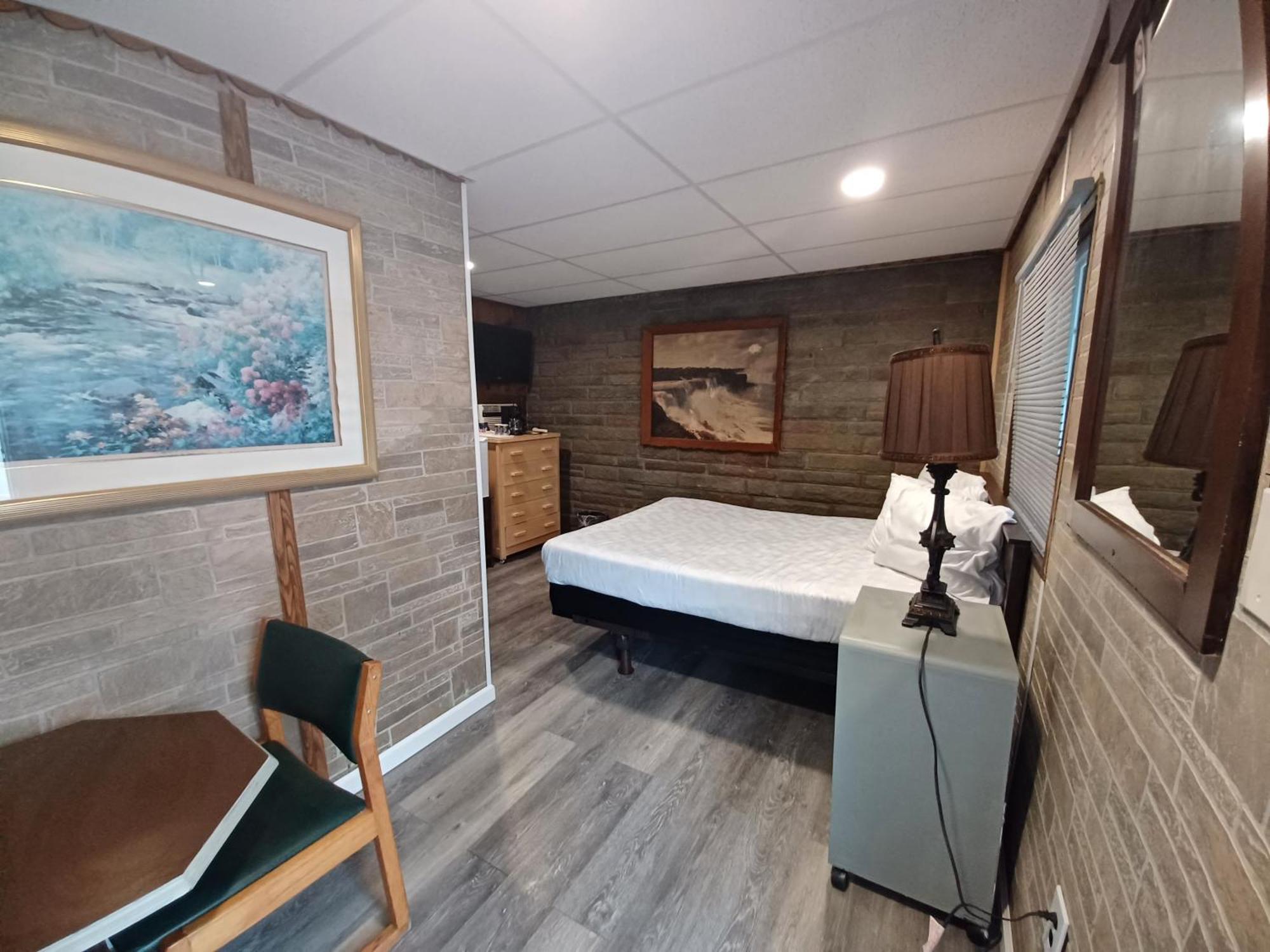 Falls Motel ナイアガラフォールズ エクステリア 写真