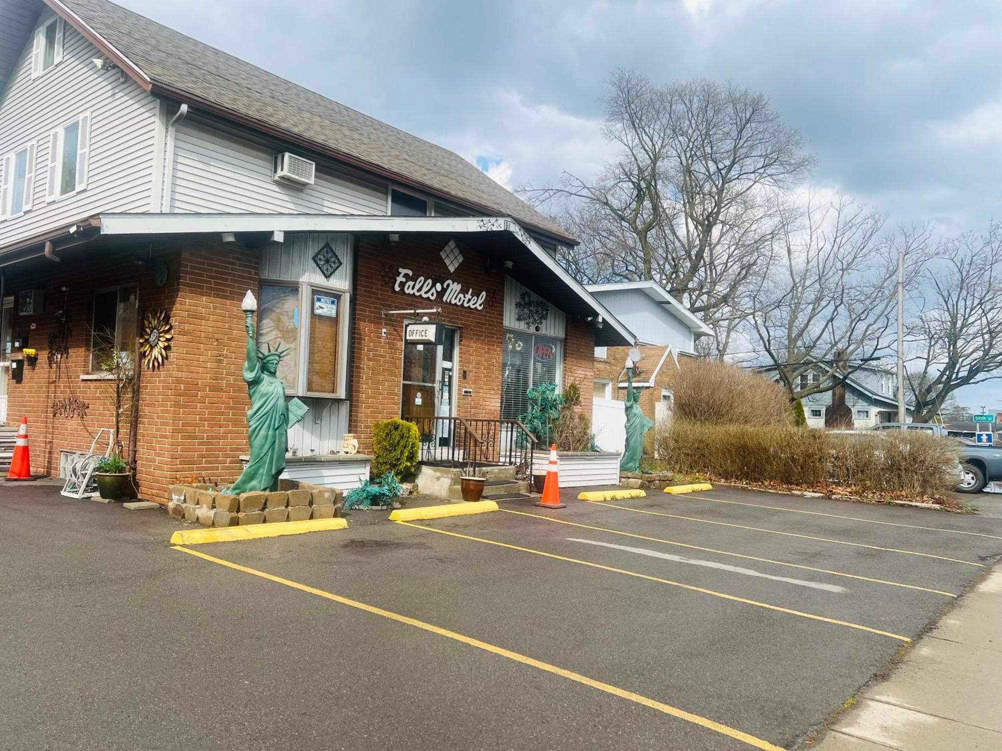 Falls Motel ナイアガラフォールズ エクステリア 写真