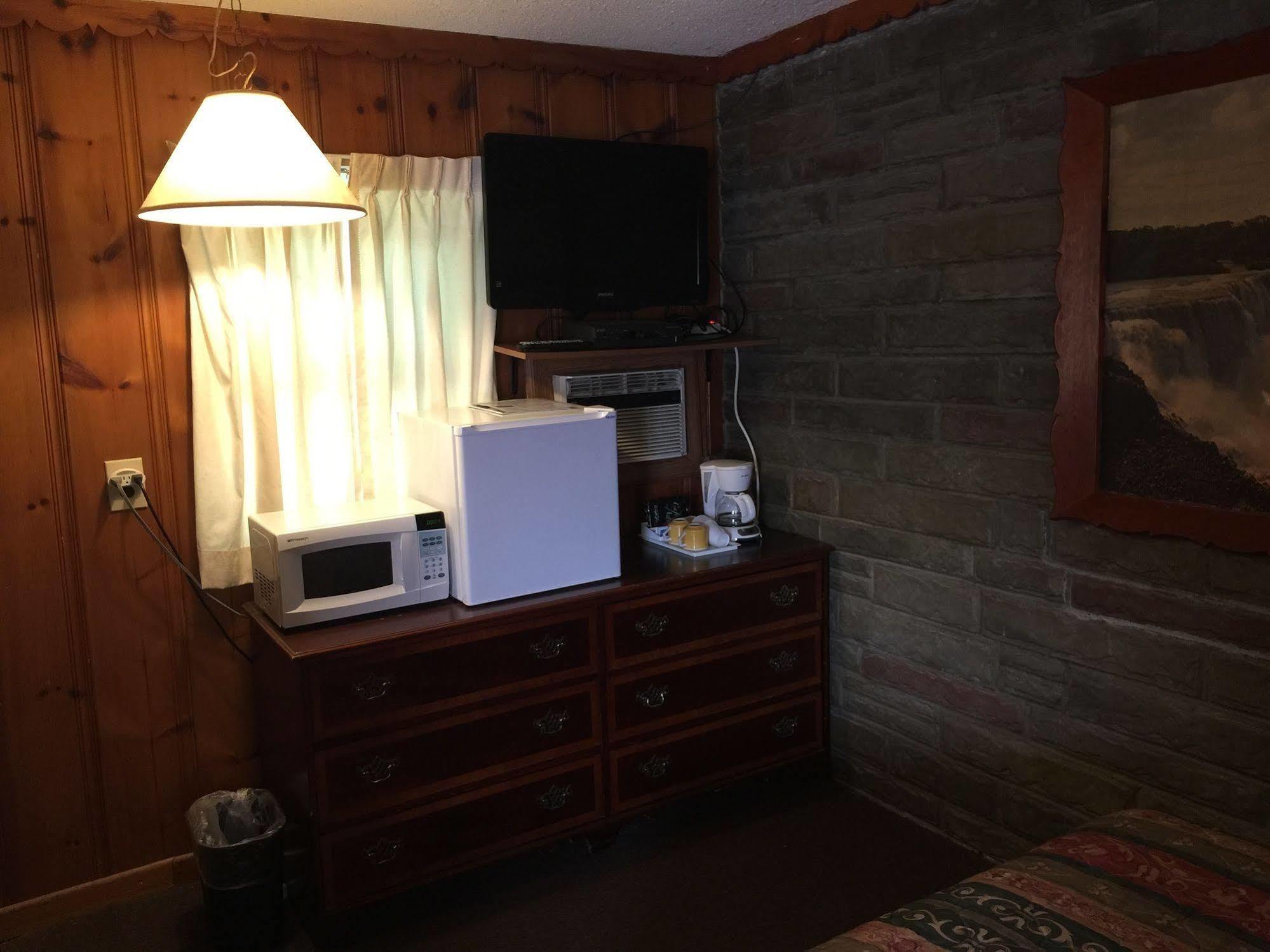 Falls Motel ナイアガラフォールズ エクステリア 写真