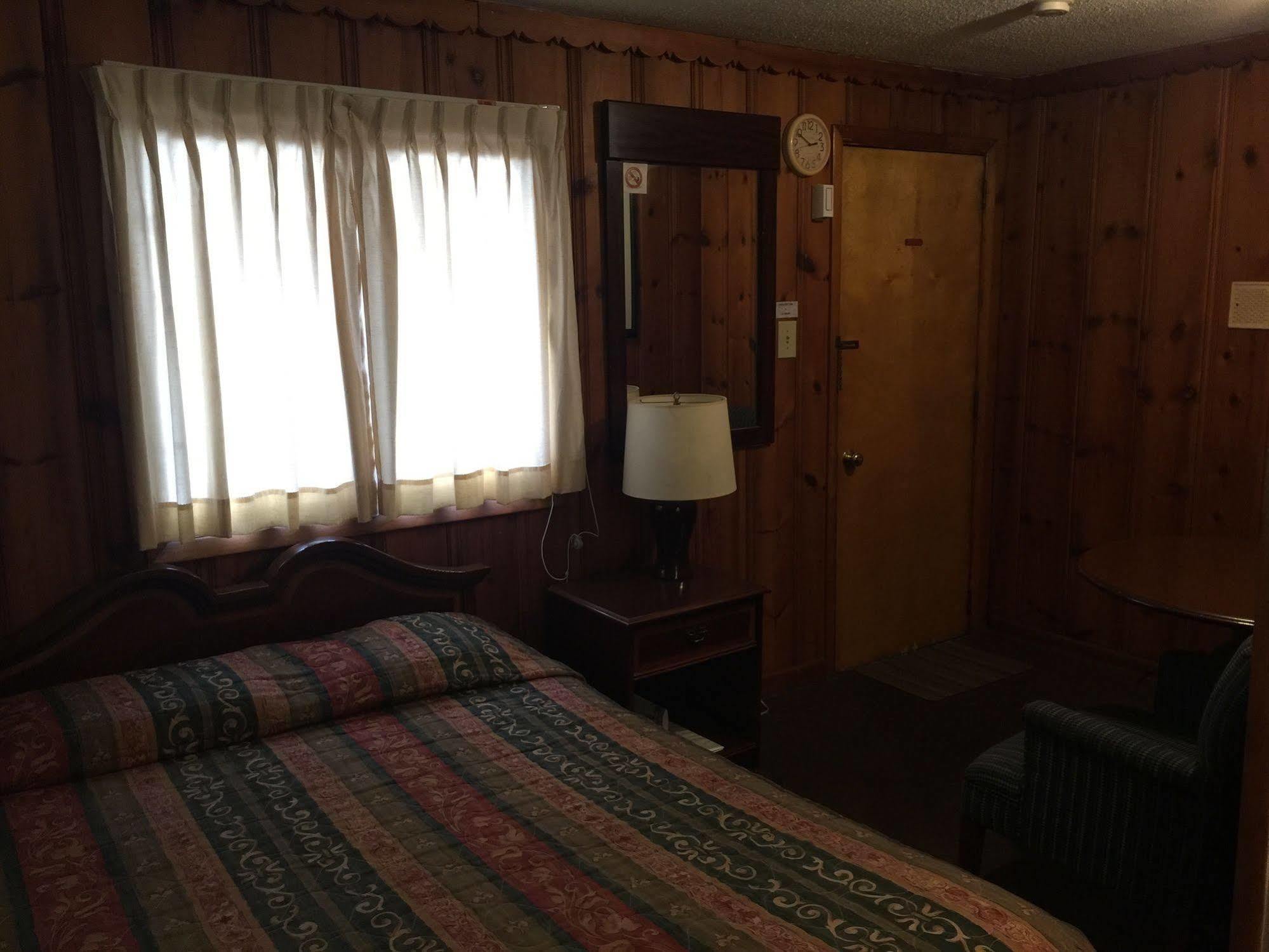 Falls Motel ナイアガラフォールズ エクステリア 写真